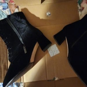 Black velvet Granny Booti